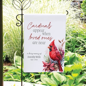 Drapeau du jardin commémoratif des cardinaux | Drapeau de jardin Sympathy personnalisé | Les cardinaux présentent le drapeau du jardin du Souvenir | Drapeau cimetière jardin