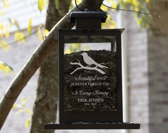 Mangeoire pour oiseaux Memorial | Mangeoire à oiseaux suspendue personnalisée | Cadeau unique de sympathie pour une mangeoire pour oiseaux | Cadeau de deuil | Mémorial du jardin des oiseaux