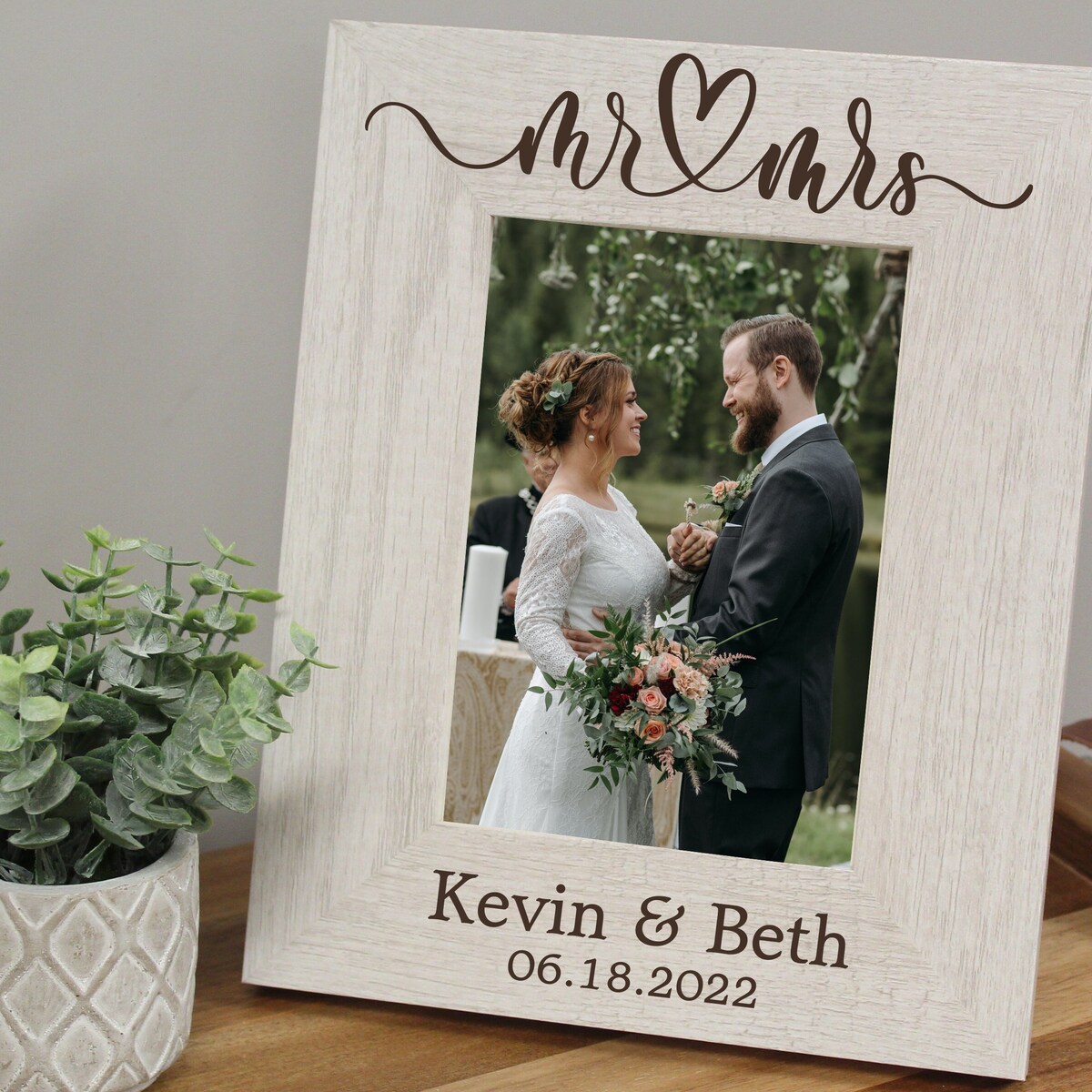 Mr & Mrs Picture Frame | Personalized Wedding Picture Frame | Mr and Mrs Engraved Photo Frame | Personalized Wedding Gift | Newlywed Frame - Etsy