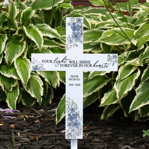 Cruz solar conmemorativa Lights Shines para jardín / Estaca de jardín en memoria / Regalo conmemorativo para jardín / Estaca de jardín iluminada / Regalos de condolencia
