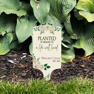 Planted in Memory of Sympathy Garden Stake | Personalized In Memory Of A Life Well Lived Sign | Memorial Plant Pick | Memorial Garden Decor