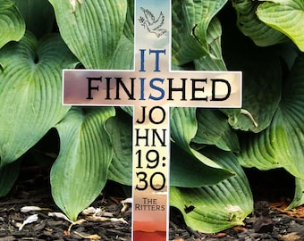 C'est fini Jean 19:30 pieu de Cross Garden | Croix lumineuse personnalisée religieuse | Décoration de jardin chrétienne | Décoration religieuse de Pâques