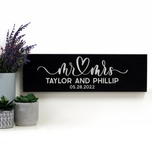 Mr & Mrs Wall Sign | Personalized Wedding Wall Sign | Mr and Mrs Bedroom Wall Sign | Wedding Gift for Couple | Mr Mrs Entryway Wall Decor