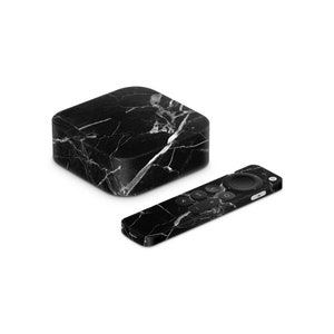 Puede incluir: Piel con estampado de mármol blanco y negro para un dispositivo de transmisión Apple TV y un control remoto.
