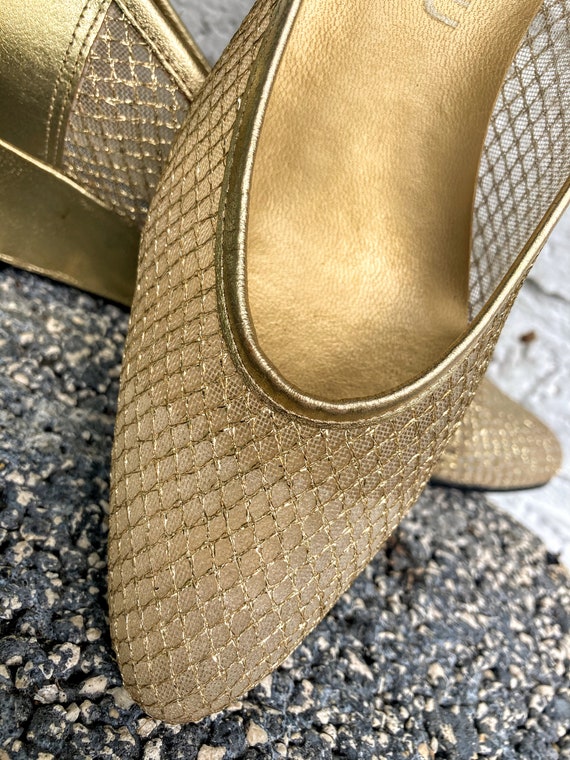 Vintage 70s Metallic Gold Pumps Sz 7 by Magdesian… - image 2