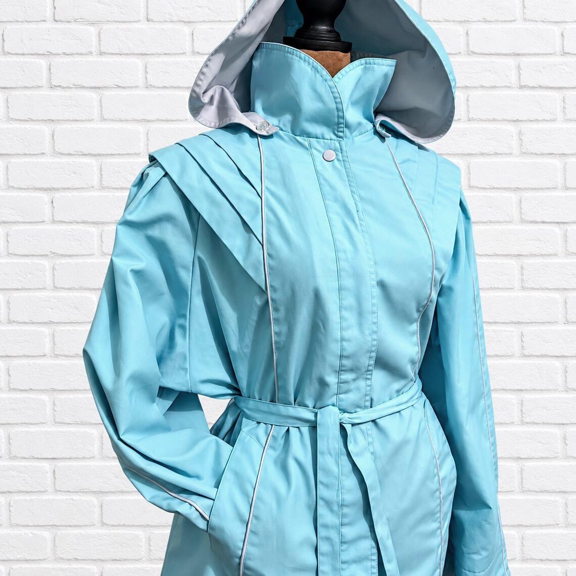 Vintage 80s Aqua Blue Trench Coat, Mulberry Street, Water-Resistant Cotton Blend (Size M), foto 3 de 5