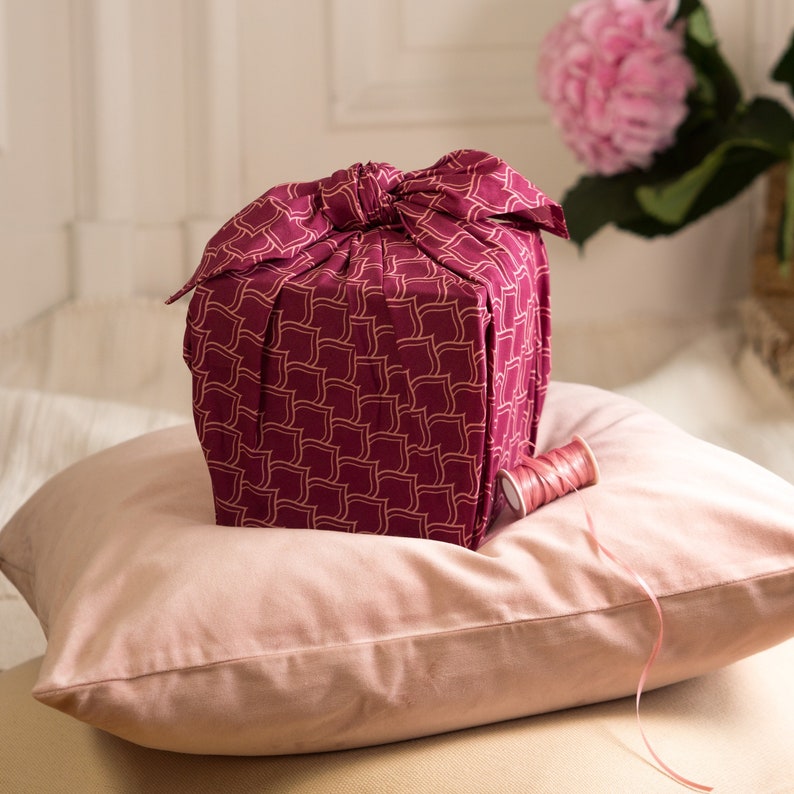 Furoshiki FabRap Reusable fabric gift wrapping. Furoshiki. Maroon and blush pink designed furoshiki. Exclusive designed furoshiki by FabRap. Zero waste gift wrap by FabRap. FabRap Furoshiki. FabRap fabric gift wrapping.