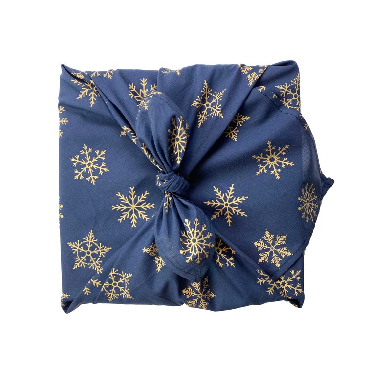 Christmas Furoshiki, Snowflakes Furoshiki, Blue Wrapping Cloth, Fabric Gift Wrap, Reusable Gift Wrap, Japanese Furoshiki, Bojagi Wrapping Bild 6