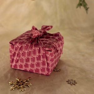 Furoshiki Zero Waste Gift Wrap – Stoff Geschenkverpackung für nachhaltige Geschenke - Burgundy einseitiges image 1