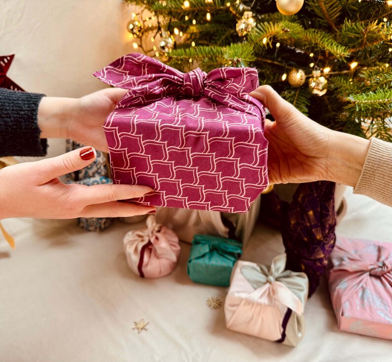 Furoshiki Zero Waste Gift Wrap – Stoff Geschenkverpackung für nachhaltige Geschenke - Burgundy einseitiges image 3