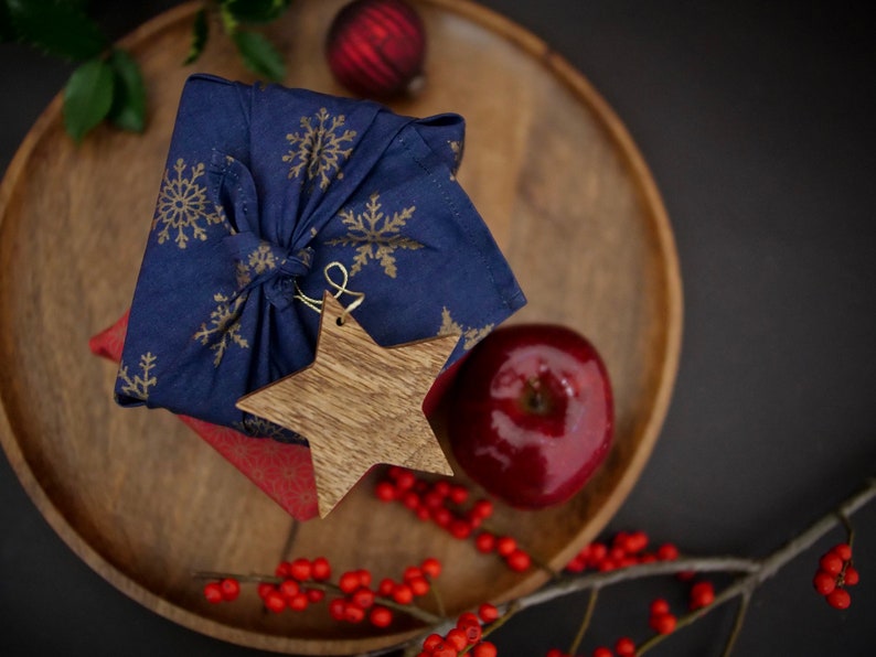 Christmas Furoshiki, Snowflakes Furoshiki, Blue Wrapping Cloth, Fabric Gift Wrap, Reusable Gift Wrap, Japanese Furoshiki, Bojagi Wrapping image 3