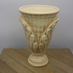 Haeger Pottery 2001 Tan Brushed Glaze Scalloped Vase 708-78, Haeger Art Deco Vase, Flower Vase