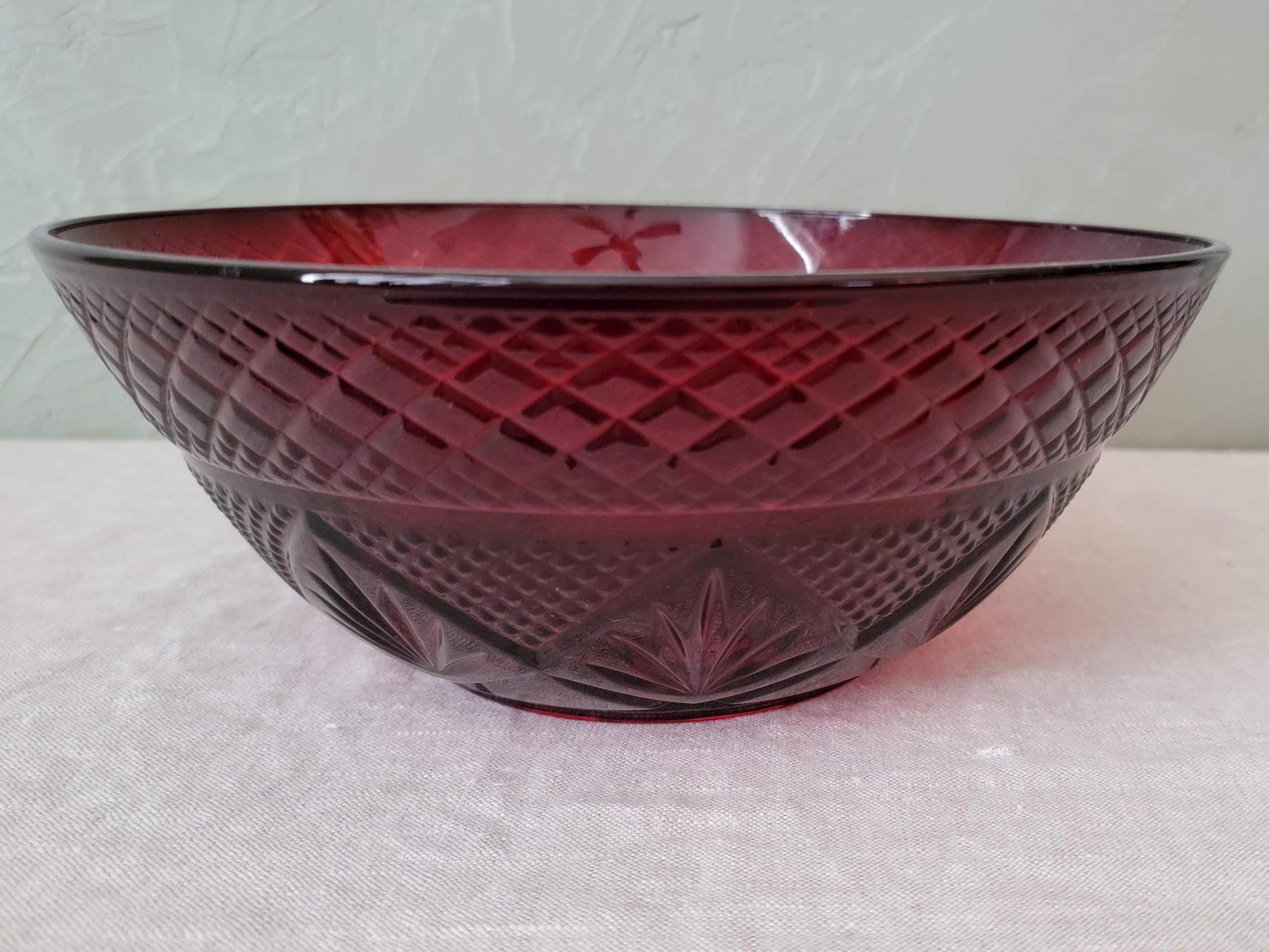 Cristal d'arques ruby red salad plate - France