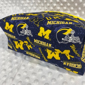College make up bag, University of Michigan gift bag, graduation gift for her, Large zipper pouch image 5