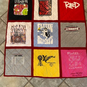 T-shirt quilt, ALLEEN AANBETALING, Geheugenquilt, Gewatteerde deken, Gemaakt van kleding van dierbaren, Geheugencadeau afbeelding 8