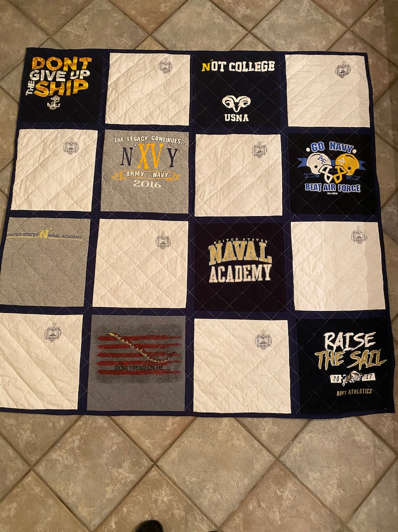 T-shirt quilt, ALLEEN AANBETALING, Geheugenquilt, Gewatteerde deken, Gemaakt van kleding van dierbaren, Geheugencadeau afbeelding 6