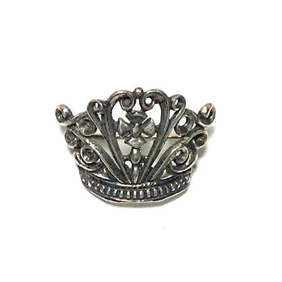 Lorna Crown Pin