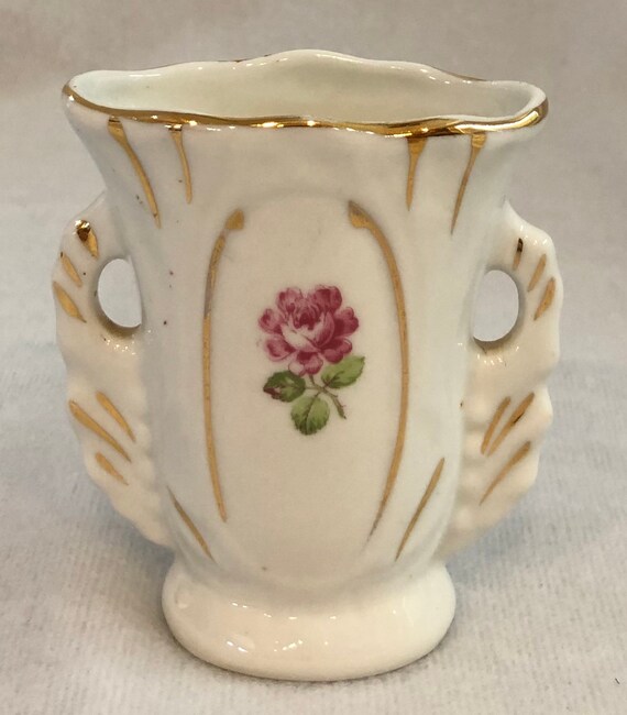 Vase De Fleur Blanche Petite Avec Rose
