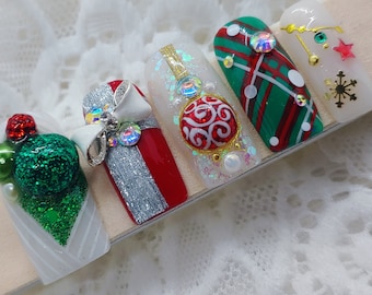 Holly Jolly Xmas - Unghie fatte a mano con colla / Unghie coreane / Unghie giapponesi / Unghie finte / Unghie finte / Unghie in gel / Nail art 3D