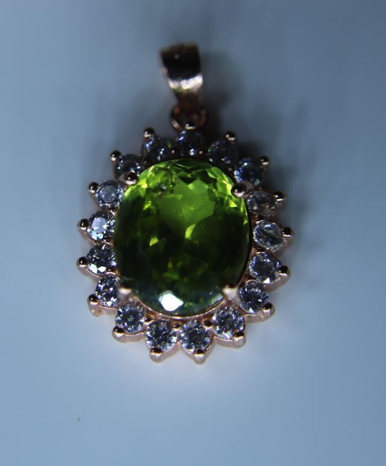 VS Clarity Peridot 3.20ct Rose Gold Finish Solid 925 Sterling Silver Pendant Oval Shape Natural and Untreated August Birthstone,