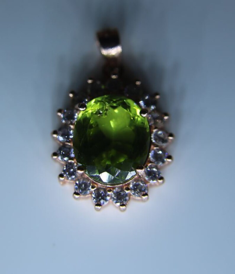 VS Clarity Peridot 3.20ct Rose Gold Finish Solid 925 Sterling Silver Pendant Oval Shape Natural and Untreated August Birthstone,