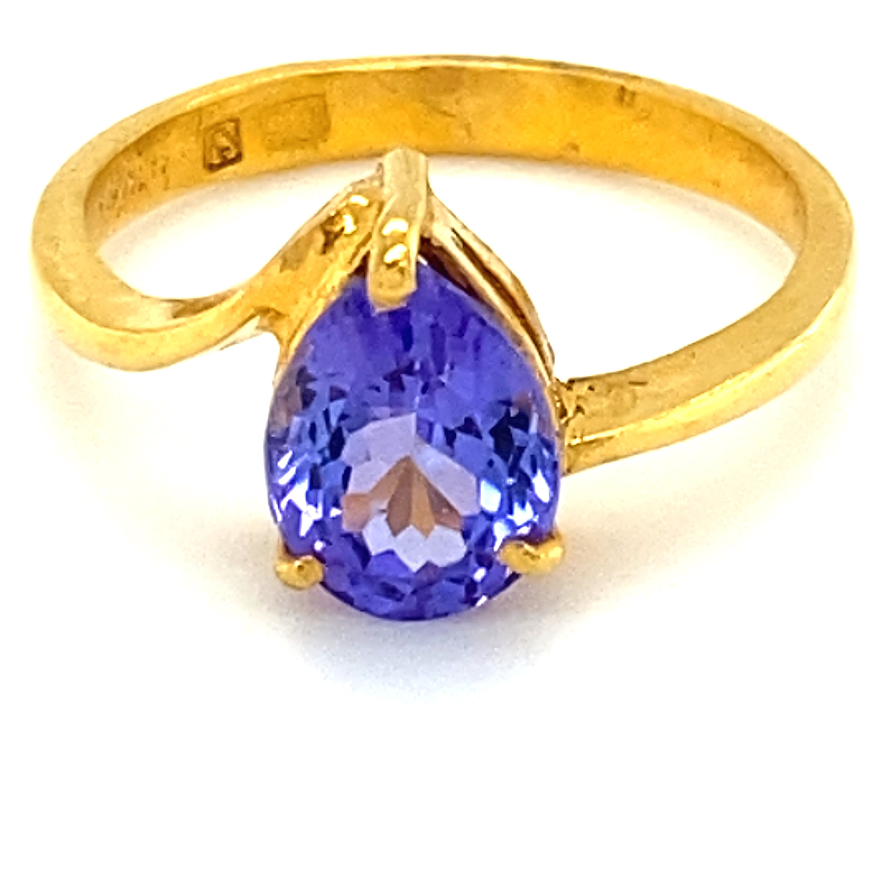 tanzanite and gold ring