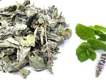 Hojas y flores de menta secas, té de menta