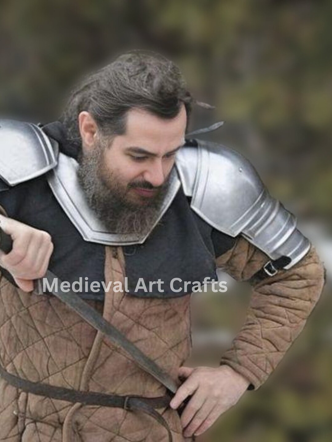 vibrant artistique médiéval cotte de mailles armure métal gris