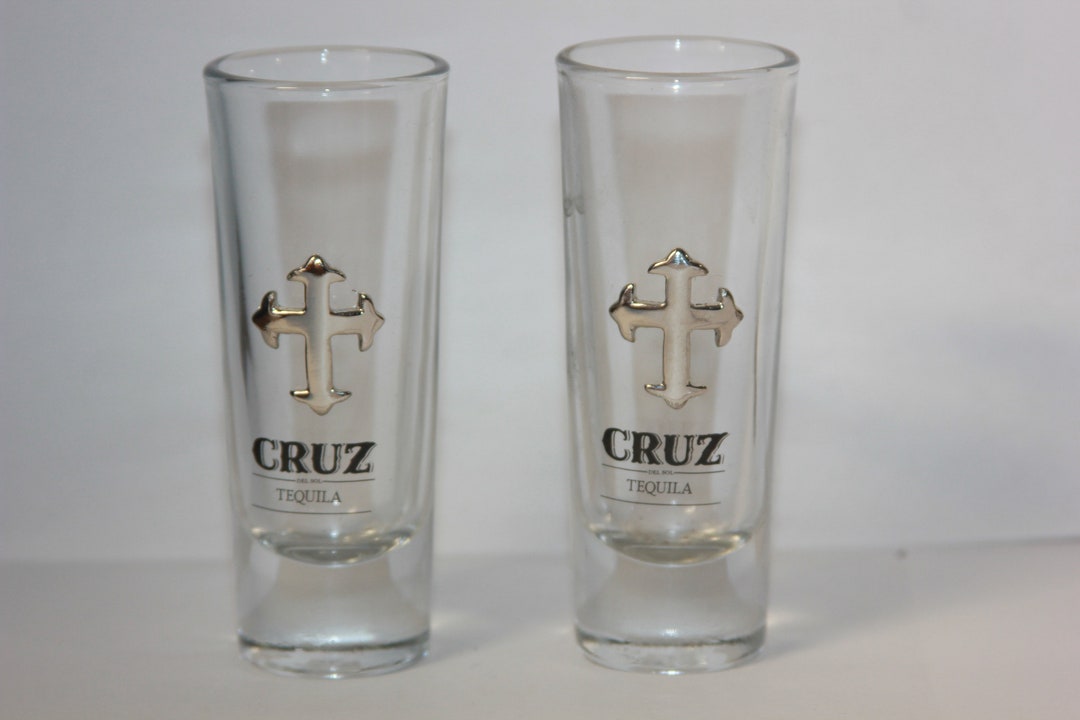 SET 2 Cruz Del Sol Tequila Shot Glasses With 3D Silver Cross Cruz Shot
