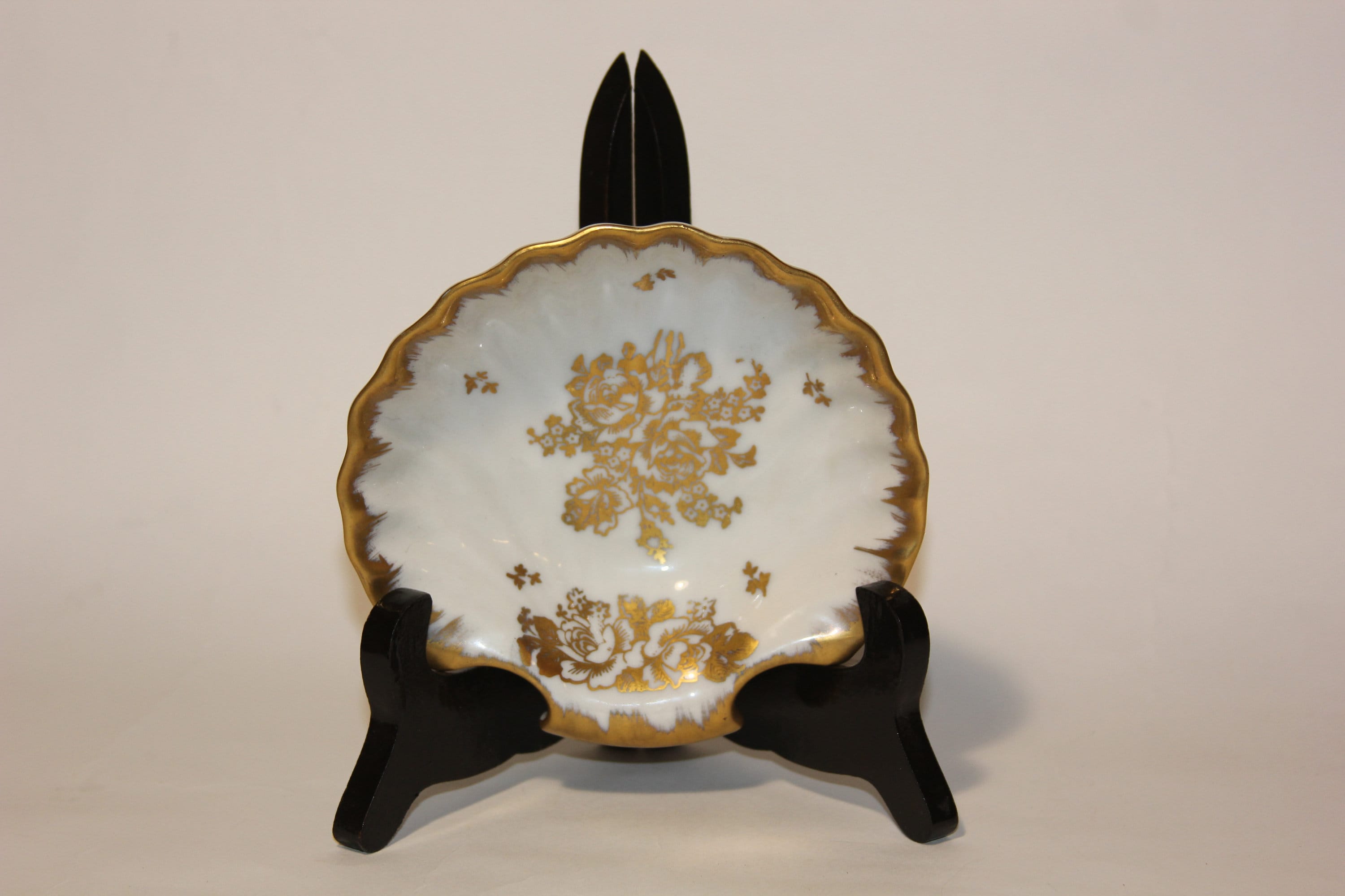 Pate De Limoges France White and Gold Seashell Dish