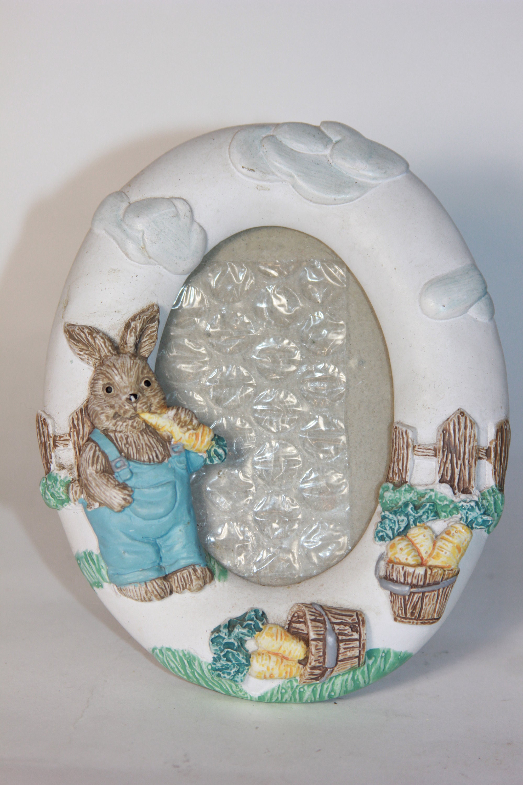 2 Vtg Bunny Rabbit Picture Frame Made in Taiwan R.O.C Bunny Eating