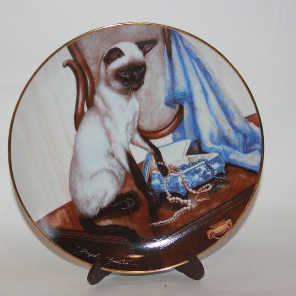 VELVET TOUCH Siamese Cat Collector Plate Daphne Baxter LE Franklin Mint & Stand - Siamese Cat on Vanity Playing In Jewelry Pearls Kitty Cat