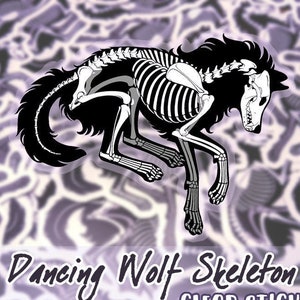 Sticker dansende wolf skelet - duidelijke sticker, transparante achtergrond, giercultuur, hoektand, hond, schedel, spookachtig eng, Halloween, spoopy