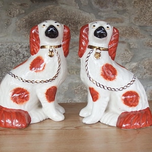 Pair Of Antique Victorian Staffordshire Russet Spaniel Wally Mantle Dogs, Height: 9&quot; 23cm