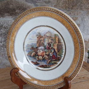 Assiette en prattware antique : Blanchisseuse rustique et scène de bétail
