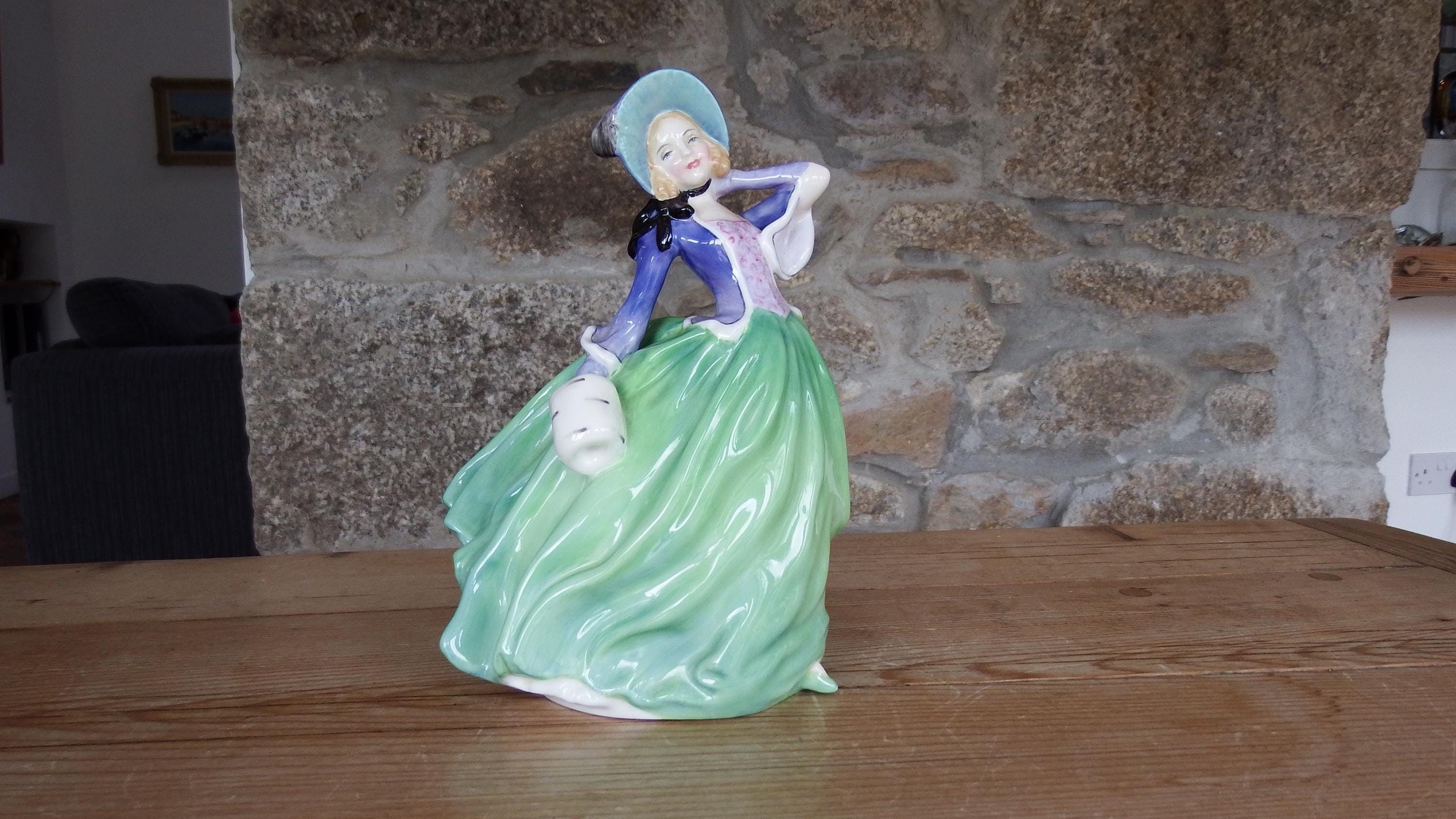 Royal Doulton Figurine: Autumn Breezes HN1913, Leslie Harradine