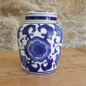 Chinese Porcelain Lidded Blue and White Ginger Jar Mid 20th Century