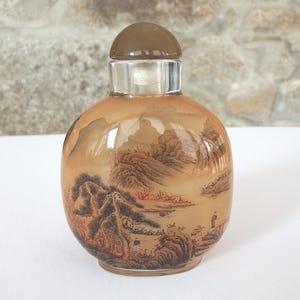 Vintage Chinese Inside Reverse Painted Snuff Bottle 19th/20th Century Rock Crystal Mountainous Landscape with Figures 26/40