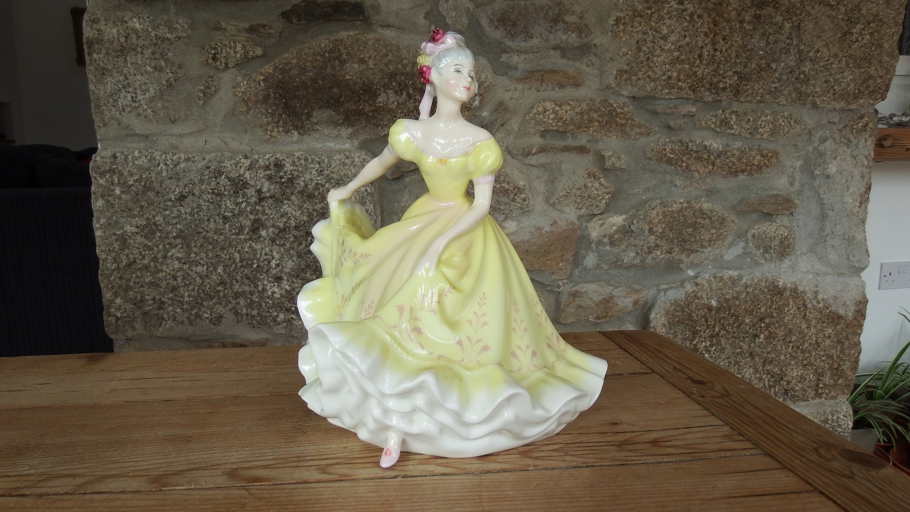   ロイヤルドルトンNinette Royal Doulton Figurine Ninette HN2379 – Royal Doulton Figurines - Etsy