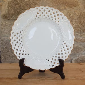 Rare 19th Century Meissen Porcelain Plate with Reticulated Panels and Gilt Rim, 1820-1860 Interesting Provenance