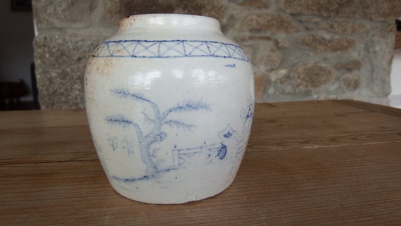 Provincial Late Ming Style Blue & White Porcelain Vase Provincial Late Ming Style Blue & White Porcelain Vase