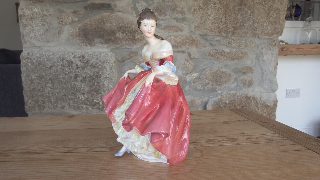 Royal Doulton Figurine Southern Belle HN2229 Issued 1958 Designer
