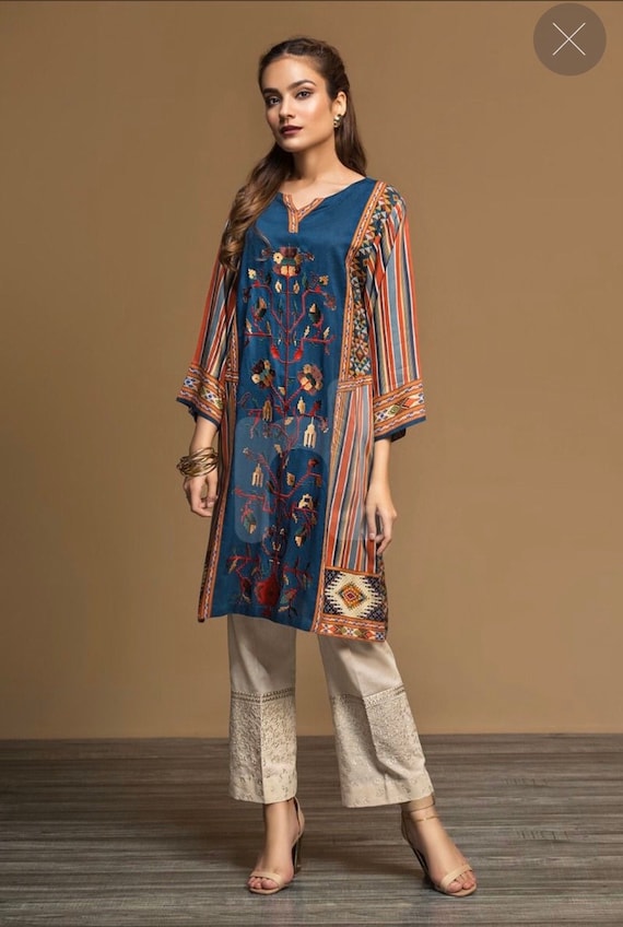 Women's Sleeveless Boat Neck Solid Casual Fancy Long Kurtis