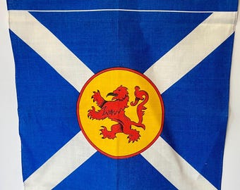 Vintage Lion Rampant Linen Tea Towel with heather and thistle - Scottish.
