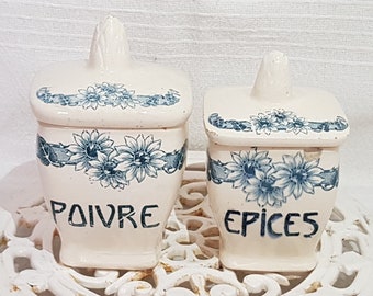 Set of 2 earthenware spice jars from Sarreguemines with floral decor - Antique French Vintage - Country chic, Cottage chic, Shabby chic
