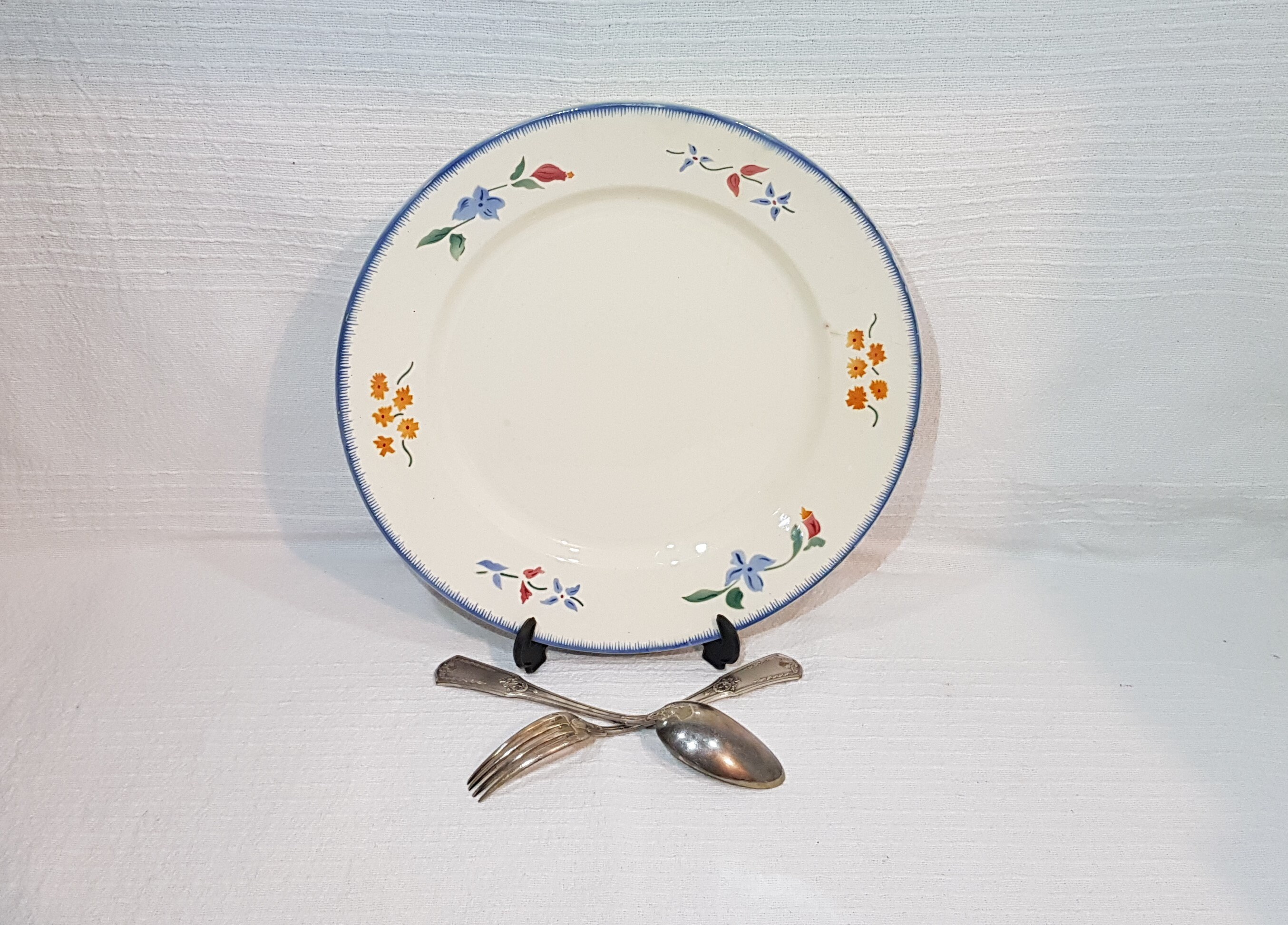 Plat Rond en Faïence de Creil et Montereau Modèle Chamonix - Antique French Vintage Campagne Chic, C