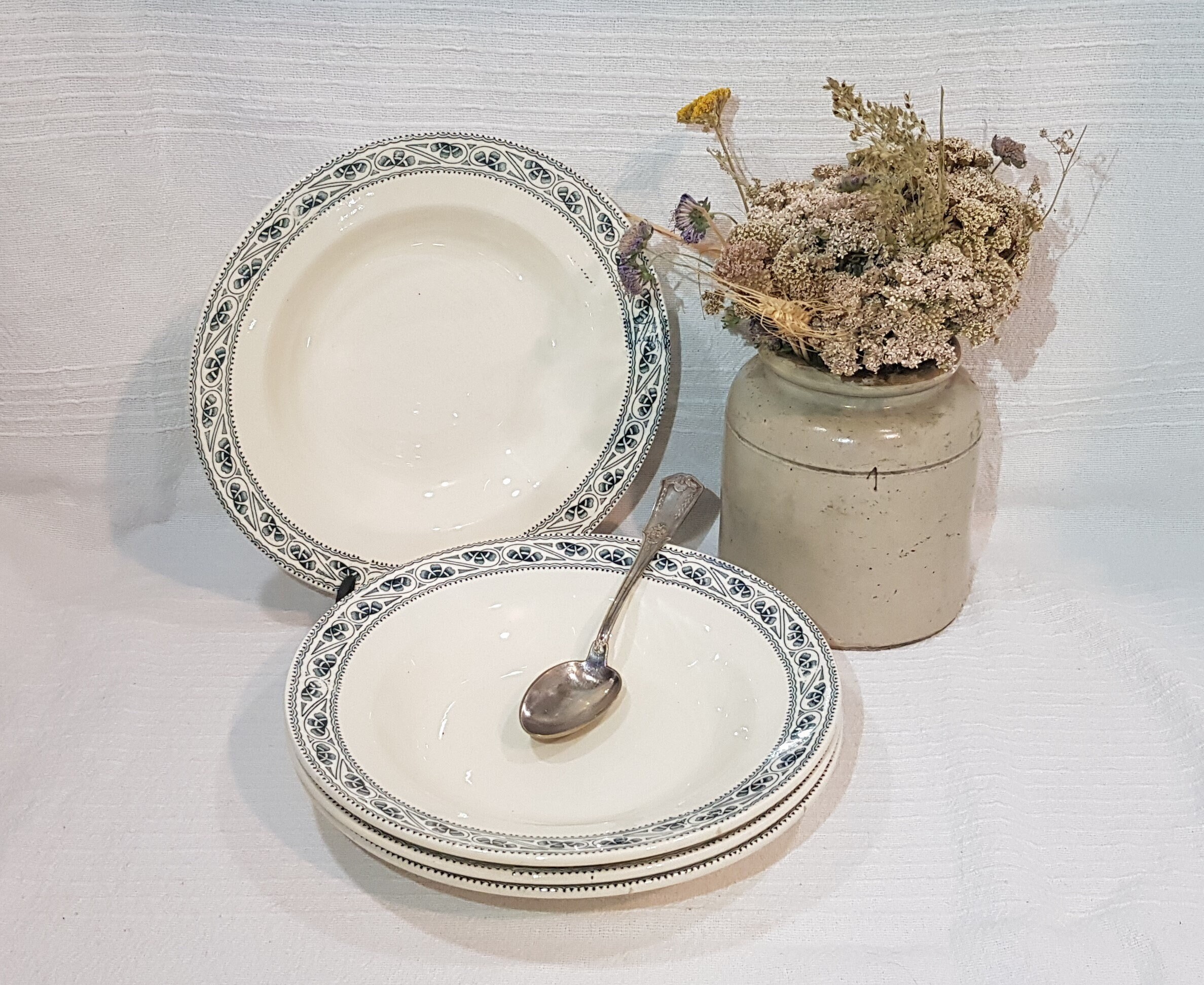 Lot de 4 Assiettes à Soupe en Faïence Choisy Le Roi Modèle Champigny, Terre Fer - Antique French Vin