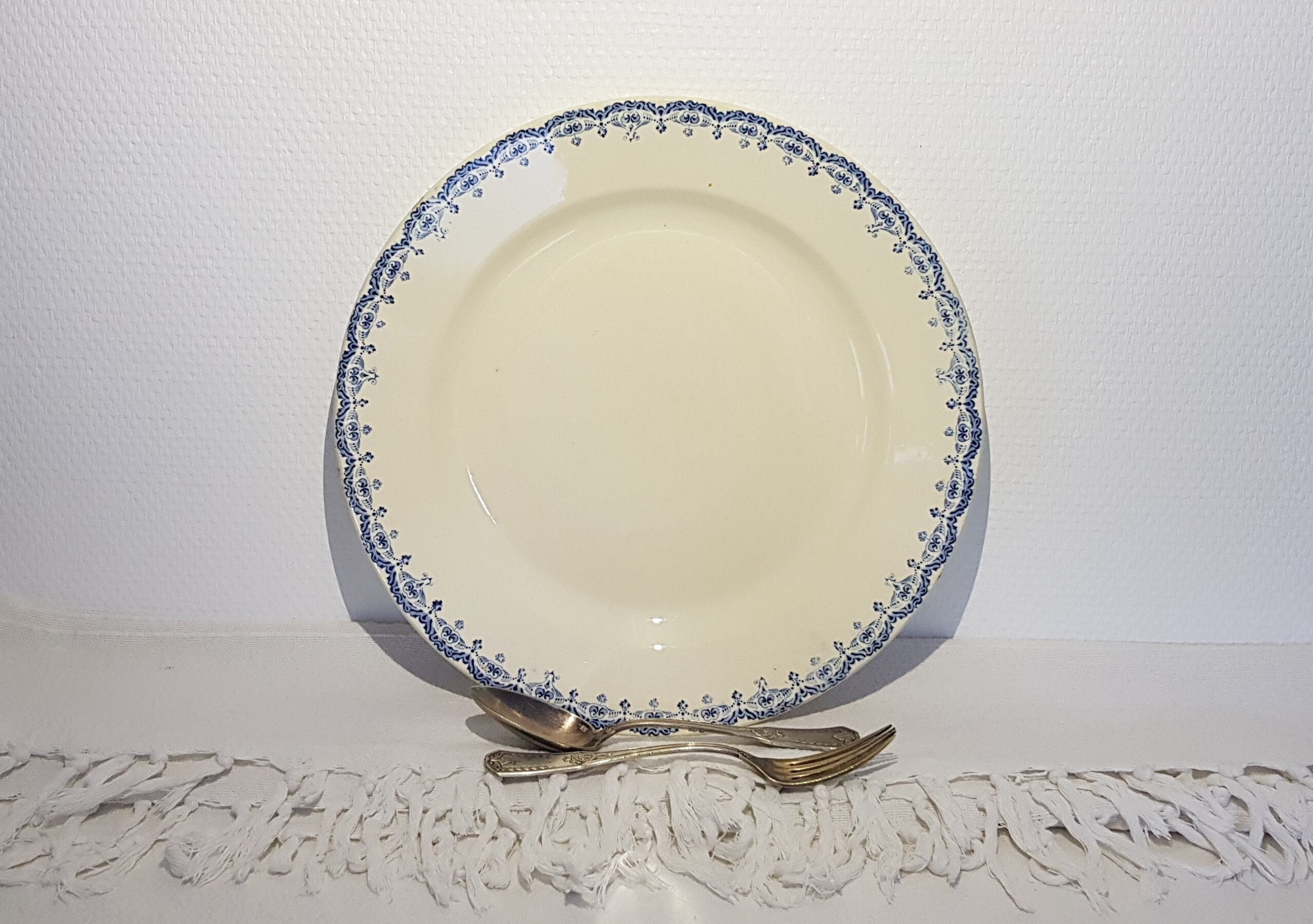 Grand Plat en Faïence de Choisy Le Roi Modèle Nice, Terre Fer - Antique French Vintage Campagne Chic