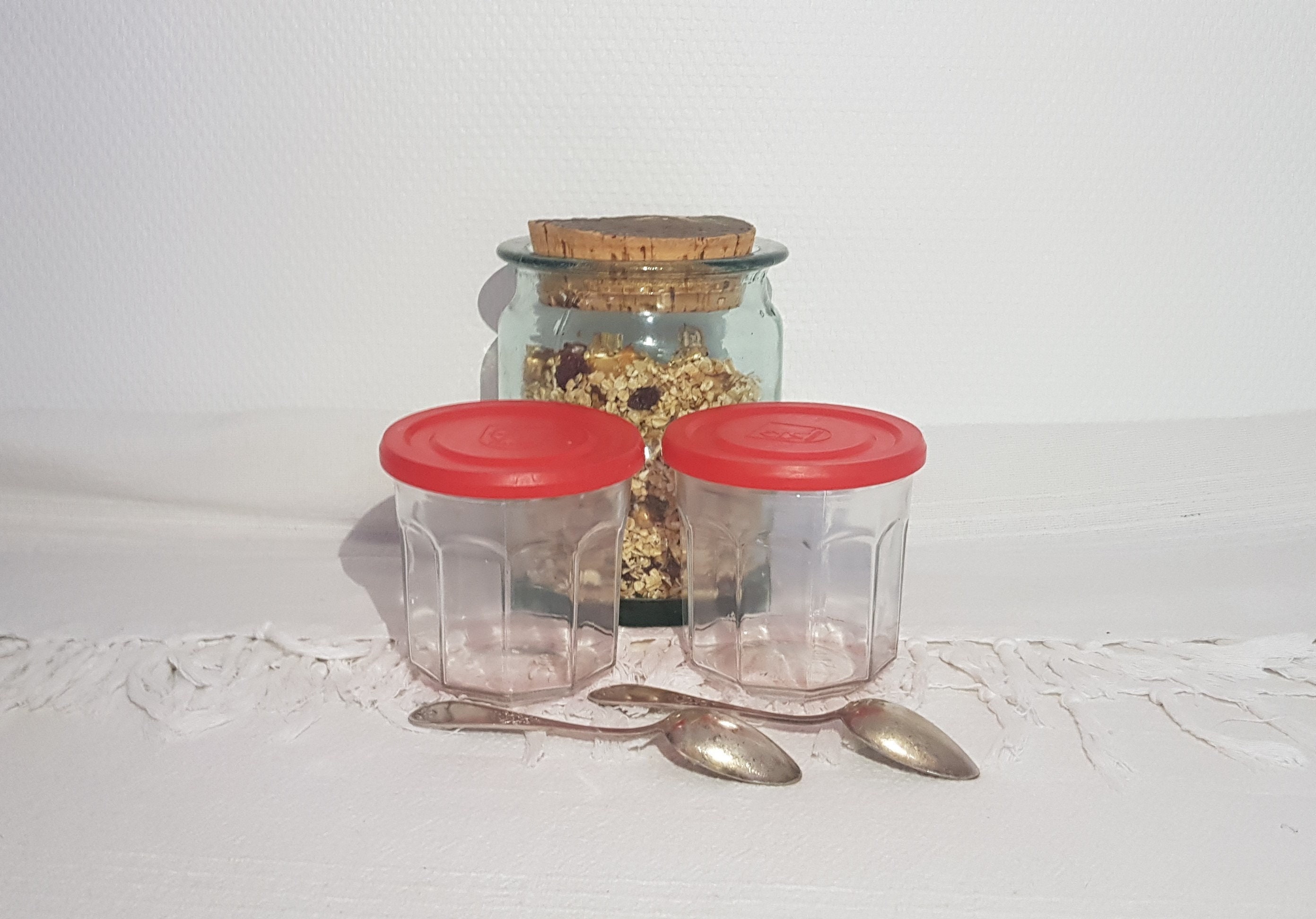 Lot D 2 Anciens Pots à Confiture Arcopal, 500 Ml avec Leur Couvercle en Plastique Rouge - Antique Fr