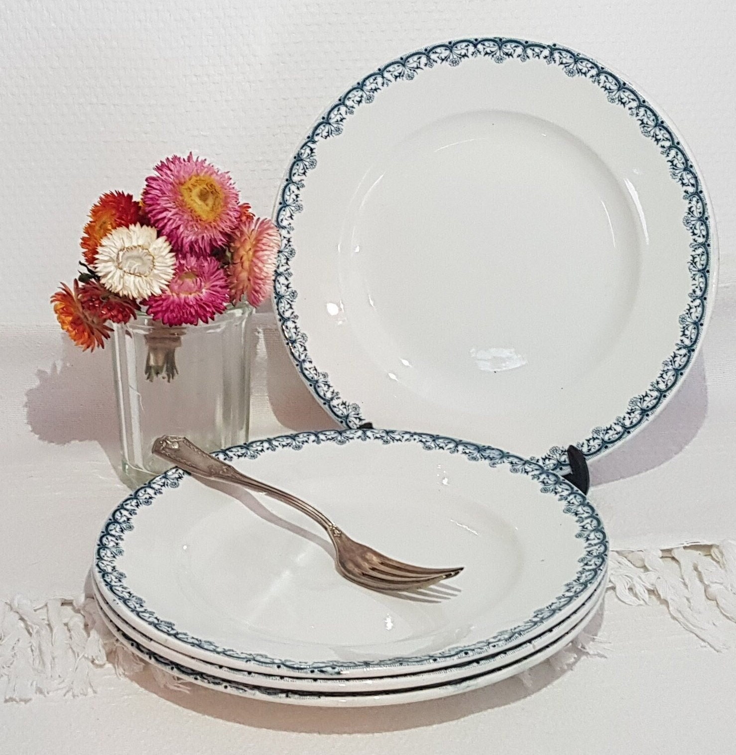 Lot de 4 Assiettes Plates en Faïence St Amand et Hamage, Terre Fer - Antique French Vintage Campagne